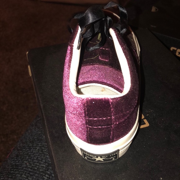 Shoes - Picture 2 of 4